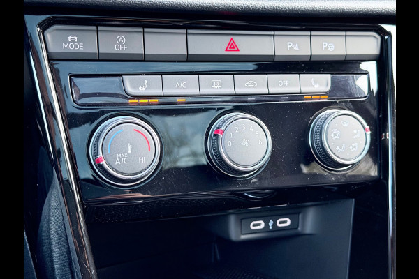 Volkswagen T-Roc 1.5 TSI 3xR-Line Pano/Keyless/Camera