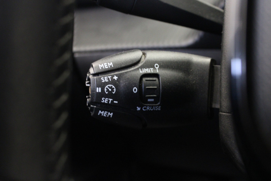 Peugeot 2008 1.2 PureTech Active Pack