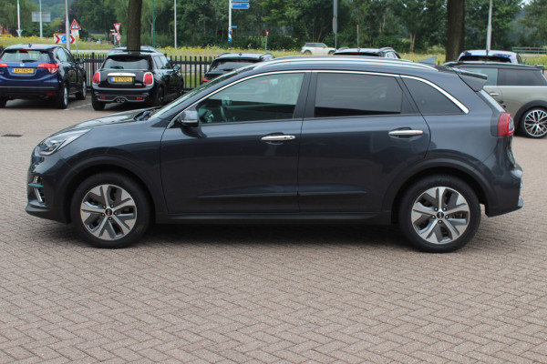 Kia e-Niro ExecutiveLine 64 kWh / Camera / Leder / Keyless / Stoelventilatie / Navigatie / Dodehoek / DAB / Cruise Control