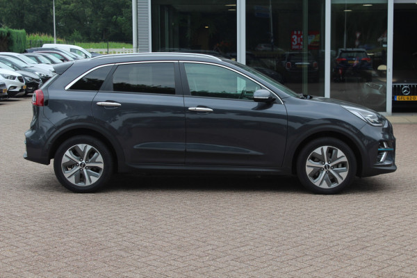 Kia e-Niro ExecutiveLine 64 kWh / Camera / Leder / Keyless / Stoelventilatie / Navigatie / Dodehoek / DAB / Cruise Control