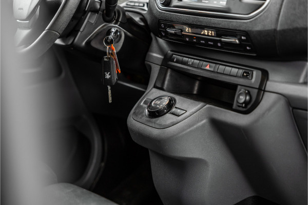 Peugeot Expert 2.0 BlueHDI L2 | ACC | Head-Up | Blind Spot | CarPlay | Camera | Navigatie | DAB | Trekhaak | Nieuwe APK | Lang / L2H1