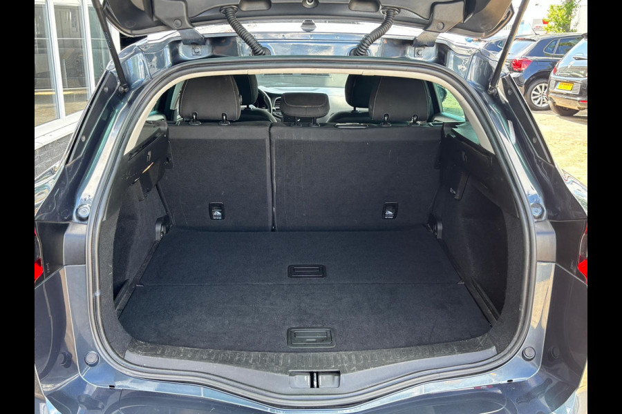 Renault Mégane Estate 1.3 TCe Limited | Trekhaak | Parkeersensoren | Bluetooth | Navi