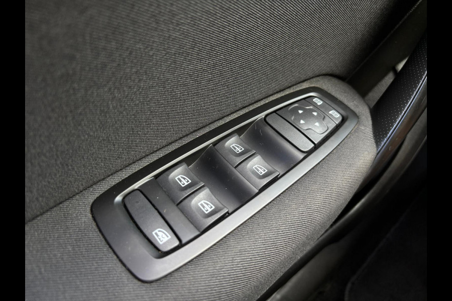 Renault Mégane Estate 1.3 TCe Limited | Trekhaak | Parkeersensoren | Bluetooth | Navi