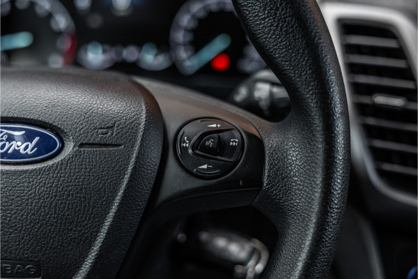 Ford Transit Connect 1.0 Ecoboost L2 | CarPlay | Camera | Navigatie | Stoelverwarming | DAB | 3-Zitter | Trekhaak | Nieuwe APK