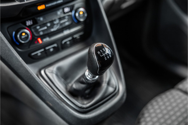 Ford Transit Connect 1.0 Ecoboost L2 | CarPlay | Camera | Navigatie | Stoelverwarming | DAB | 3-Zitter | Trekhaak | Nieuwe APK