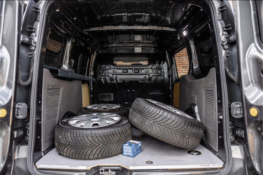 Ford Transit Connect 1.0 Ecoboost L2 | CarPlay | Camera | Navigatie | Stoelverwarming | DAB | 3-Zitter | Trekhaak | Nieuwe APK