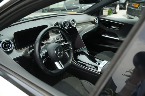 Mercedes-Benz C-Klasse 300 e AMG Line Limited Pano C63 Look
