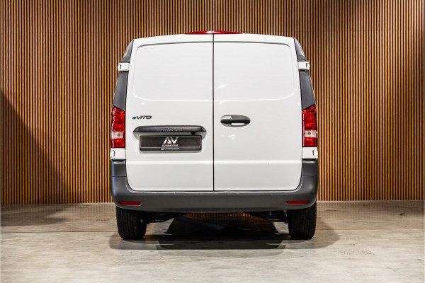 Mercedes-Benz Vito eVito Lang | Camera | Navigatie | Stoelverwarming | Airco | 3 zitter | Betimmering | Nieuwe APK | Zero emission | E-vito