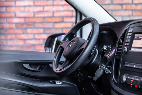 Mercedes-Benz Vito eVito Lang | Camera | Navigatie | Stoelverwarming | Airco | 3 zitter | Betimmering | Nieuwe APK | Zero emission | E-vito