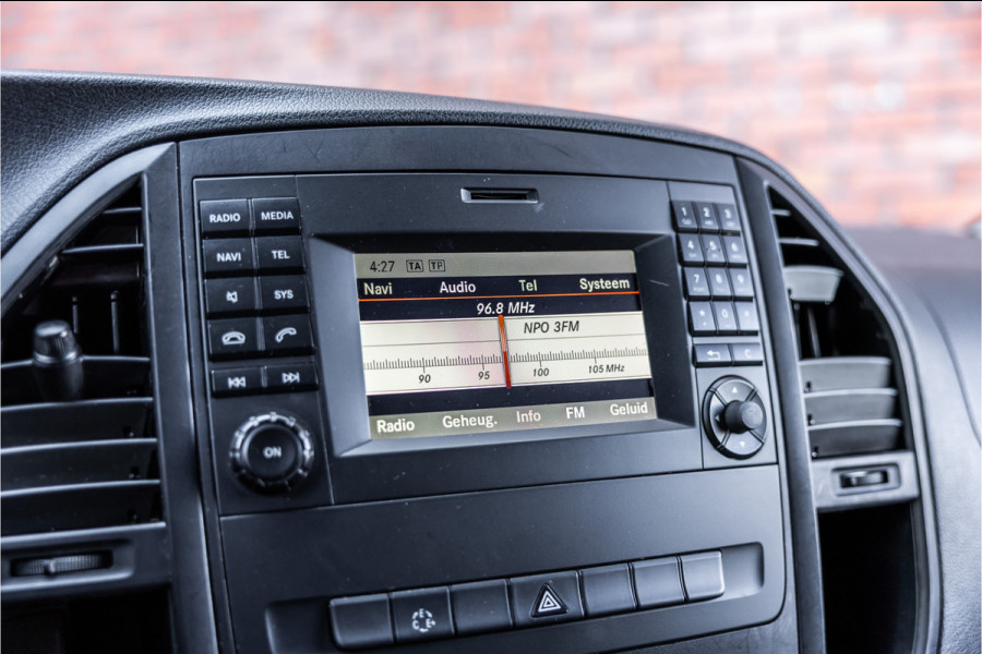 Mercedes-Benz Vito eVito Lang | Camera | Navigatie | Stoelverwarming | Airco | 3 zitter | Betimmering | Nieuwe APK | Zero emission | E-vito