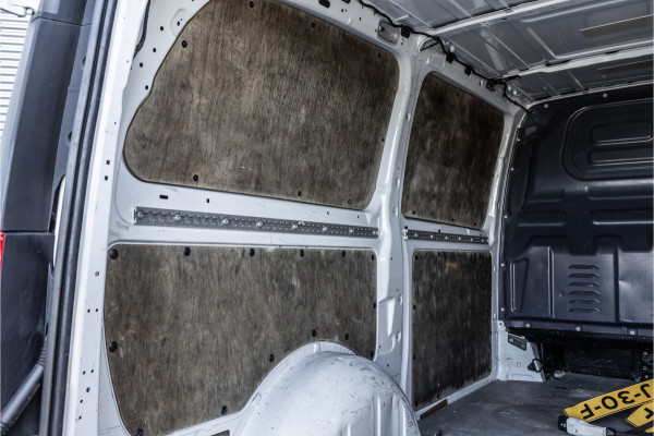 Mercedes-Benz Vito eVito Lang | Camera | Navigatie | Stoelverwarming | Airco | 3 zitter | Betimmering | Nieuwe APK | Zero emission | E-vito