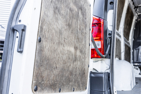 Mercedes-Benz Vito eVito Lang | Camera | Navigatie | Stoelverwarming | Airco | 3 zitter | Betimmering | Nieuwe APK | Zero emission | E-vito