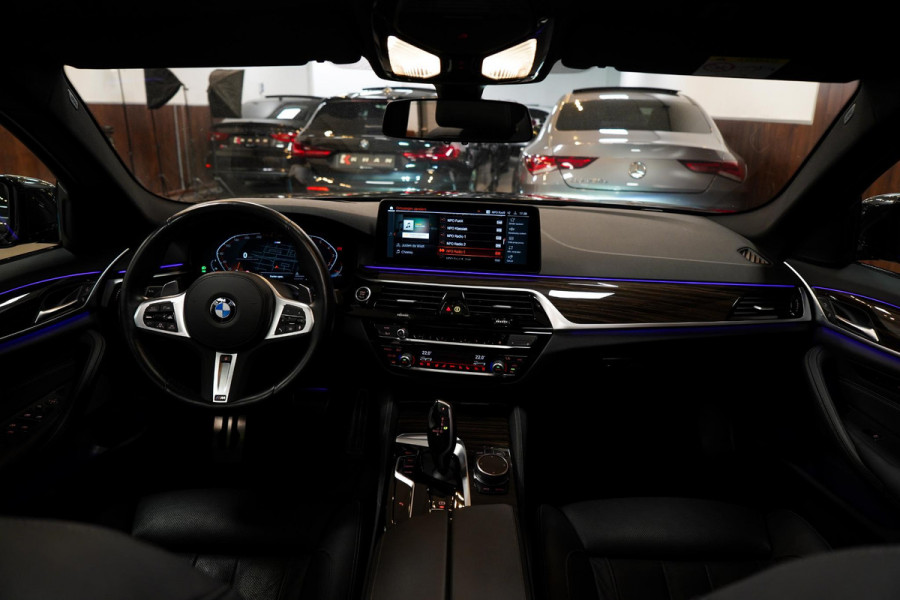BMW 5 Serie 530i M-Sport M Sport|Pano|Leder|HUD|Dealer onderhouden