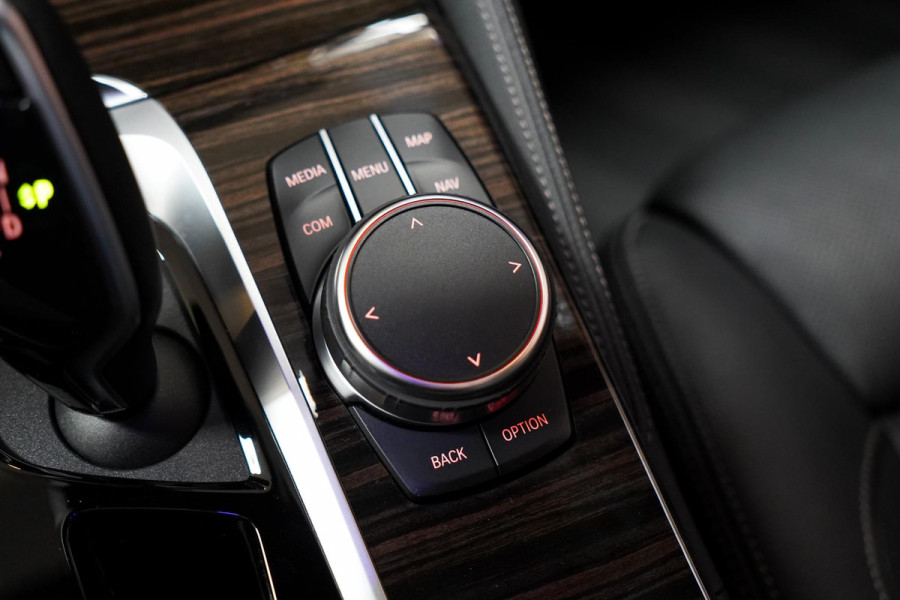 BMW 5 Serie 530i M-Sport M Sport|Pano|Leder|HUD|Dealer onderhouden