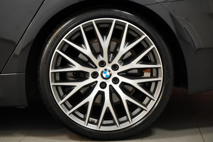 BMW 5 Serie 530i M-Sport M Sport|Pano|Leder|HUD|Dealer onderhouden