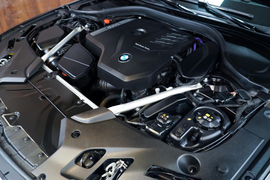 BMW 5 Serie 530i M-Sport M Sport|Pano|Leder|HUD|Dealer onderhouden