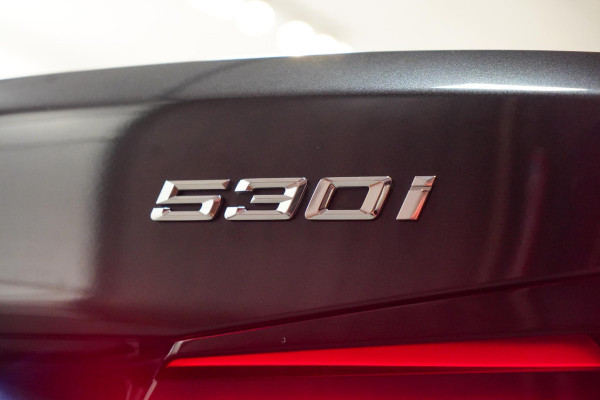 BMW 5 Serie 530i M-Sport M Sport|Pano|Leder|HUD|Dealer onderhouden