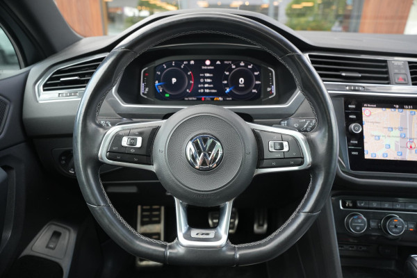 Volkswagen Tiguan Allspace 2.0 TSI 4Motion Highline Business R 7p. Mistlampen adaptief Cruise control adaptief Hill hold Camera Navi R-line Dakrails