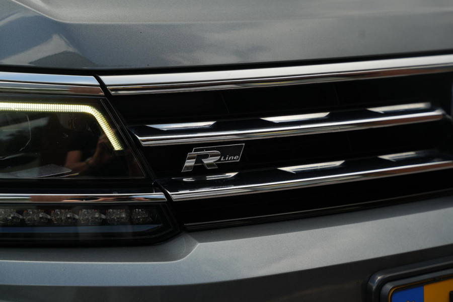 Volkswagen Tiguan Allspace 2.0 TSI 4Motion Highline Business R 7p. Mistlampen adaptief Cruise control adaptief Hill hold Camera Navi R-line Dakrails