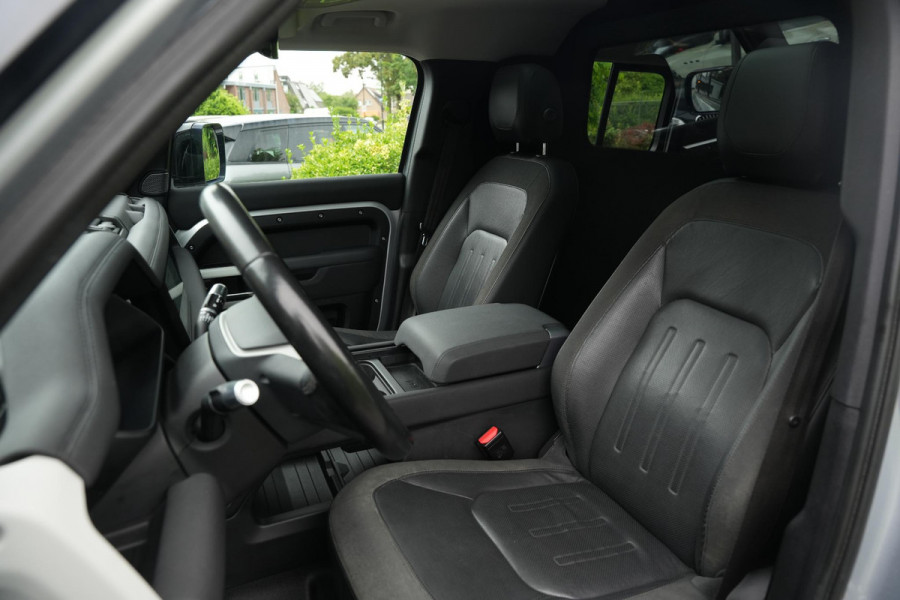 Land Rover Defender 2.0 D240 110 HSE Pano Grijs kenteken Perfect onderhouden
