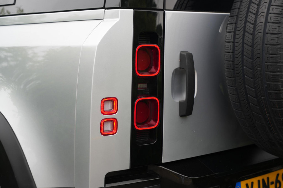 Land Rover Defender 2.0 D240 110 HSE Pano Grijs kenteken Perfect onderhouden
