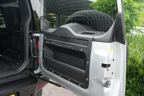 Land Rover Defender 2.0 D240 110 HSE Pano Grijs kenteken Perfect onderhouden