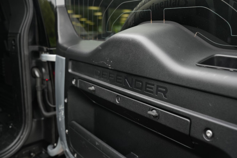 Land Rover Defender 2.0 D240 110 HSE Pano Grijs kenteken Perfect onderhouden