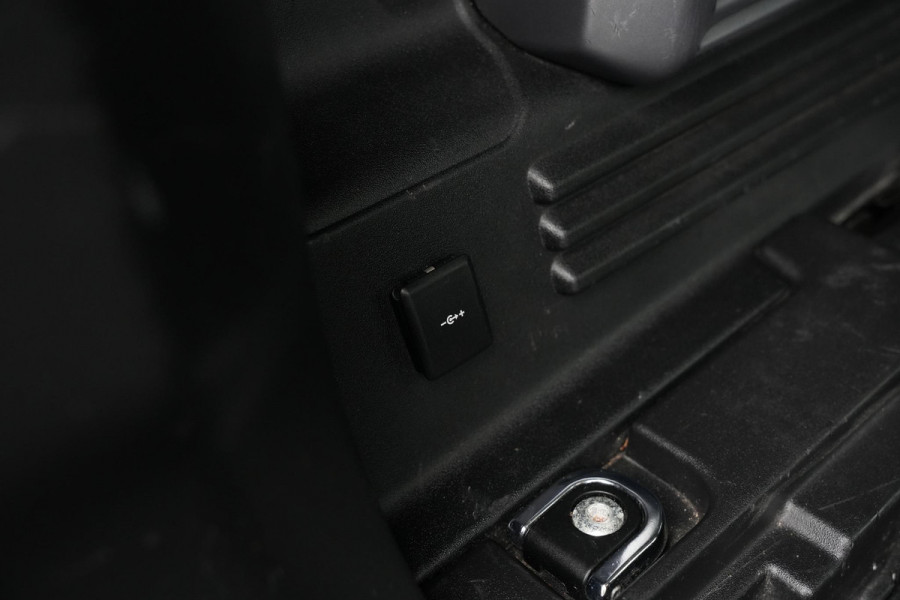 Land Rover Defender 2.0 D240 110 HSE Pano Grijs kenteken Perfect onderhouden