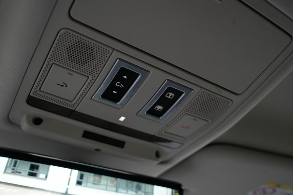 Land Rover Defender 2.0 D240 110 HSE Pano Grijs kenteken Perfect onderhouden