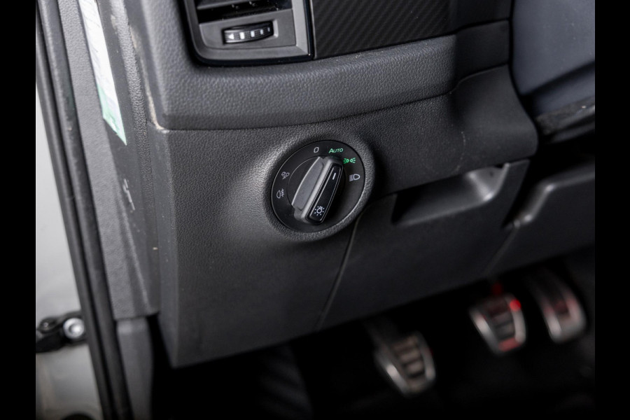 Škoda Kodiaq 1.5 TSI Sportline Business / 150pk / Trekhaak / Panorama dak / Achteruitrij camera /