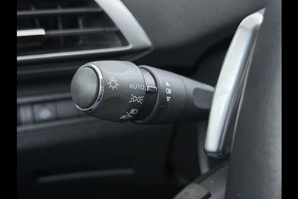 Peugeot 3008 1.6 HYbrid 225 Allure Pack Business PHEV PLUG-IN HYBRIDE | RIJKLAAR! | ONDERHOUD GEHAD BIJ BINNENKOMST | DODEHOEKSENSOR | ACHTERUITRIJCAMERA | STANDKACHEL | INCL. 12 MND BOVAG GARANTIE