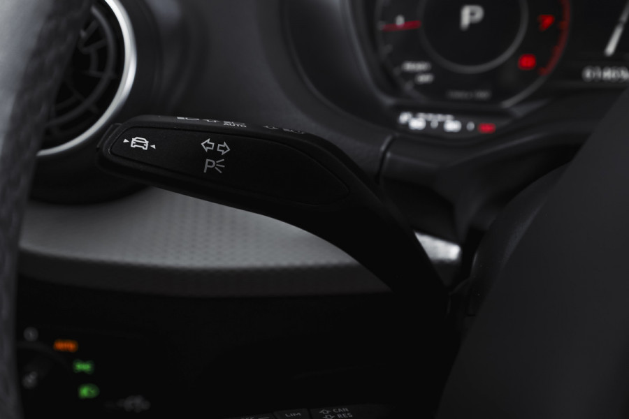 Audi Q2 35 TFSI Pro Line | Dig. Cockpit | Adapt. Cruise | Stoelverw. | PDC | Camera | NAV + App.Connect | ECC | Elek. Klep | LM 17" |