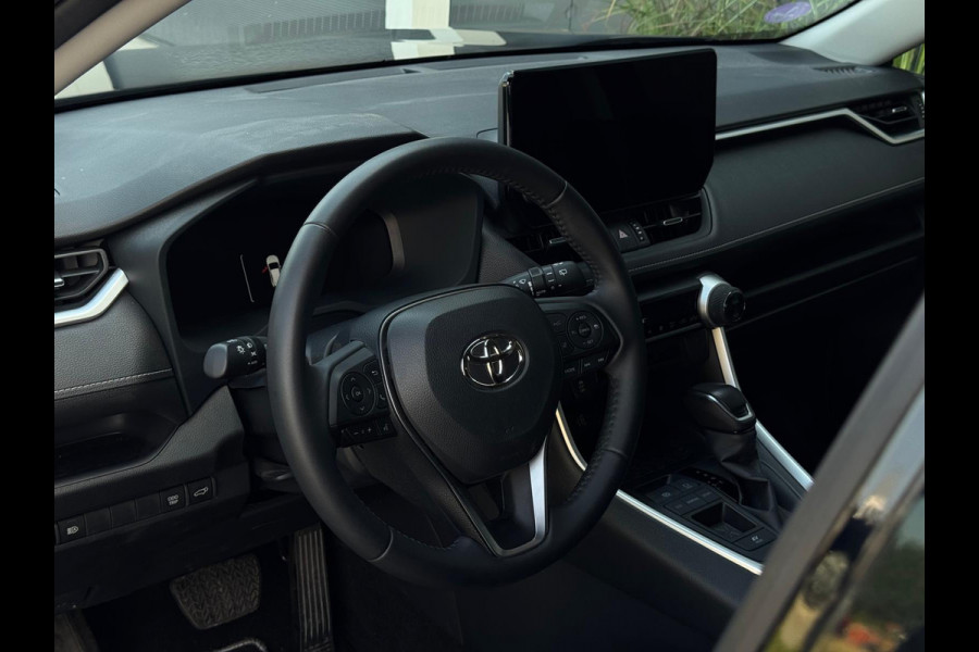 Toyota RAV4 2.5 MHEV Dynamic 2025 GARANTIE | TREKHAAK | NAVI | CR CONTROL | SPORTVELGEN