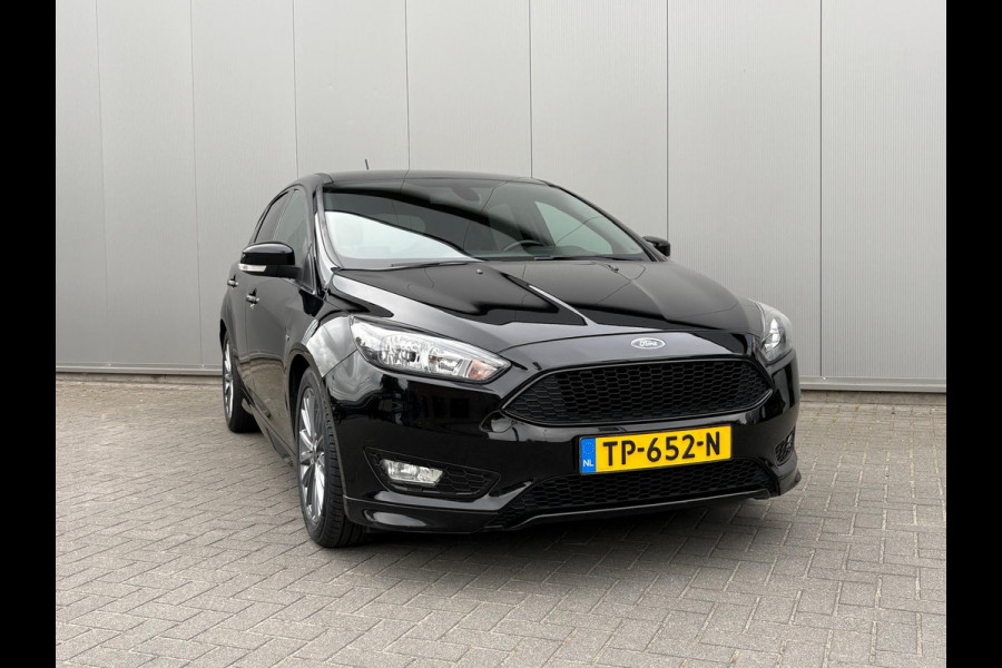 Ford Focus 125PK EcoB. ST-Line Trekhaak/Camera/Carplay-android/Navigatie/Cruise-control