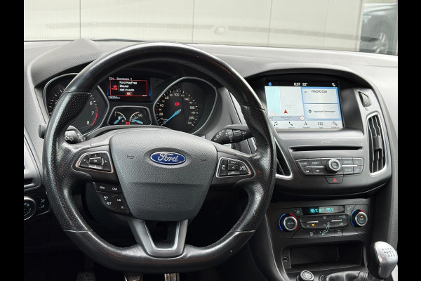 Ford Focus 125PK EcoB. ST-Line Trekhaak/Camera/Carplay-android/Navigatie/Cruise-control