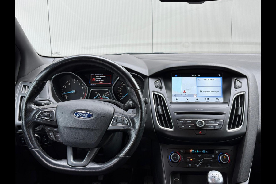 Ford Focus 125PK EcoB. ST-Line Trekhaak/Camera/Carplay-android/Navigatie/Cruise-control