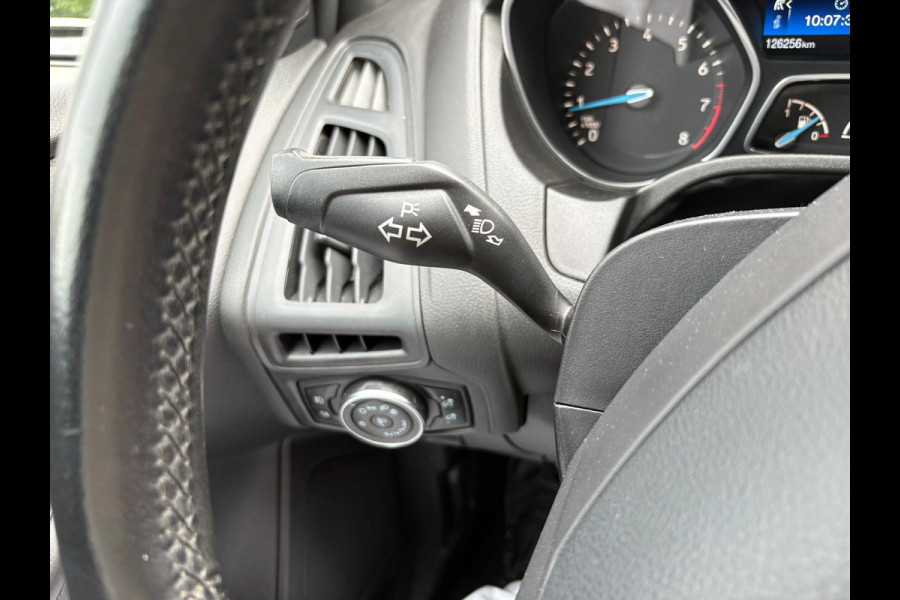 Ford Focus 125PK EcoB. ST-Line Trekhaak/Camera/Carplay-android/Navigatie/Cruise-control