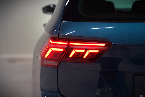 Volkswagen Tiguan 1.4 TSI eHybrid Elegance Business | Stoelverwarming | Stuurverwarming | iQ Light | Adaptive Cruise Control | Trekhaak | Apple Carplay | Navigatie | Camera | SOH 84%