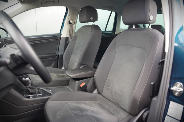 Volkswagen Tiguan 1.4 TSI eHybrid Elegance Business | Stoelverwarming | Stuurverwarming | iQ Light | Adaptive Cruise Control | Trekhaak | Apple Carplay | Navigatie | Camera | SOH 84%
