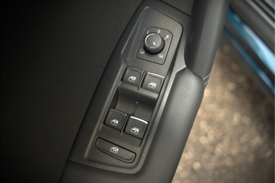 Volkswagen Tiguan 1.4 TSI eHybrid Elegance Business | Stoelverwarming | Stuurverwarming | iQ Light | Adaptive Cruise Control | Trekhaak | Apple Carplay | Navigatie | Camera | SOH 84%