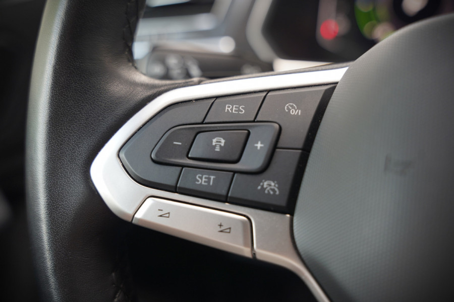 Volkswagen Tiguan 1.4 TSI eHybrid Elegance Business | Stoelverwarming | Stuurverwarming | iQ Light | Adaptive Cruise Control | Trekhaak | Apple Carplay | Navigatie | Camera | SOH 84%