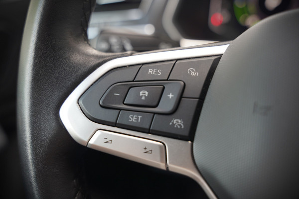 Volkswagen Tiguan 1.4 TSI eHybrid Elegance Business | Stoelverwarming | Stuurverwarming | iQ Light | Adaptive Cruise Control | Trekhaak | Apple Carplay | Navigatie | Camera | SOH 84%