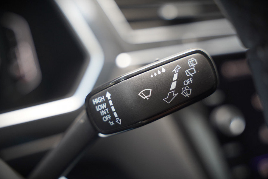 Volkswagen Tiguan 1.4 TSI eHybrid Elegance Business | Stoelverwarming | Stuurverwarming | iQ Light | Adaptive Cruise Control | Trekhaak | Apple Carplay | Navigatie | Camera | SOH 84%