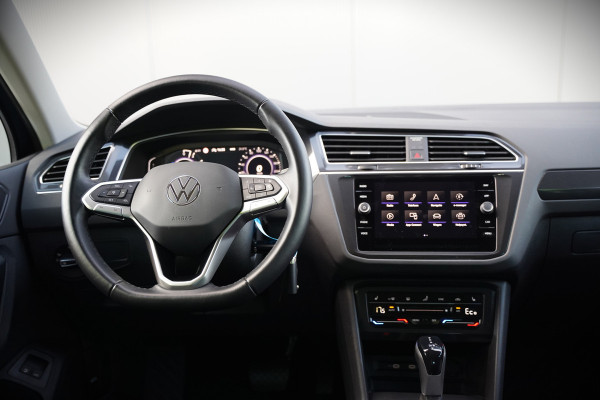 Volkswagen Tiguan 1.4 TSI eHybrid Elegance Business | Stoelverwarming | Stuurverwarming | iQ Light | Adaptive Cruise Control | Trekhaak | Apple Carplay | Navigatie | Camera | SOH 84%