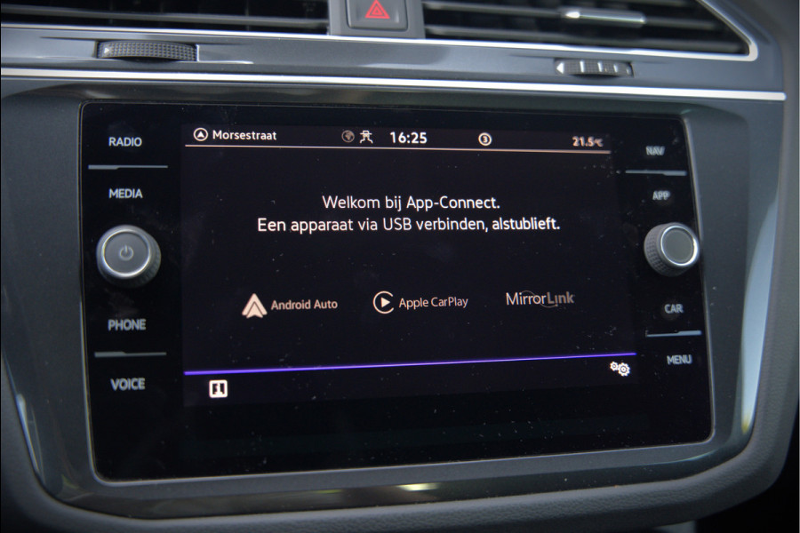 Volkswagen Tiguan 1.4 TSI eHybrid Elegance Business | Stoelverwarming | Stuurverwarming | iQ Light | Adaptive Cruise Control | Trekhaak | Apple Carplay | Navigatie | Camera | SOH 84%