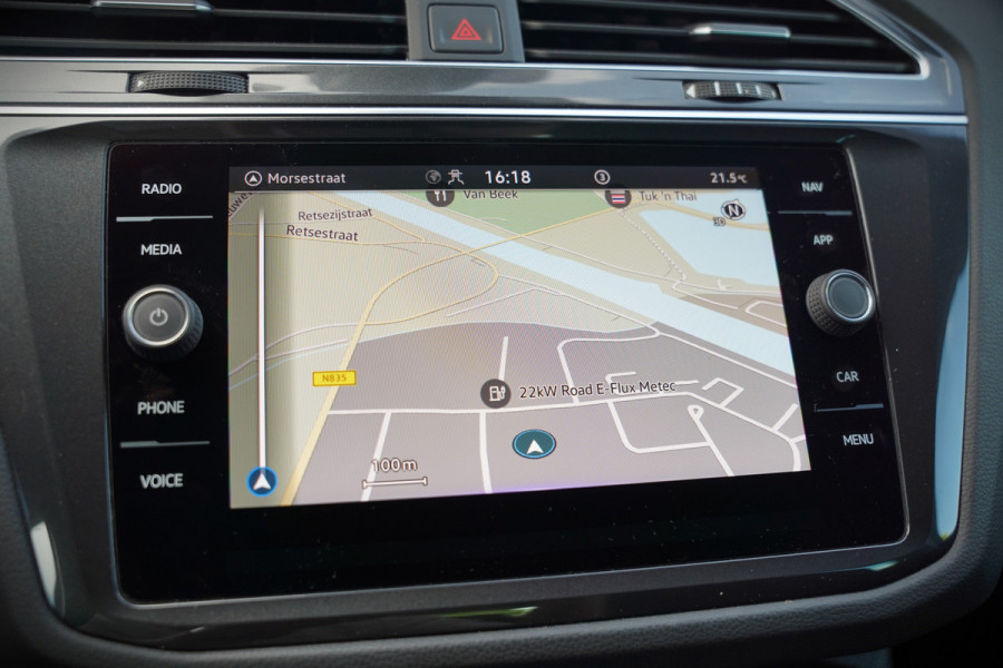 Volkswagen Tiguan 1.4 TSI eHybrid Elegance Business | Stoelverwarming | Stuurverwarming | iQ Light | Adaptive Cruise Control | Trekhaak | Apple Carplay | Navigatie | Camera | SOH 84%