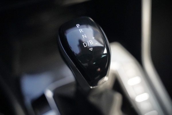 Volkswagen Tiguan 1.4 TSI eHybrid Elegance Business | Stoelverwarming | Stuurverwarming | iQ Light | Adaptive Cruise Control | Trekhaak | Apple Carplay | Navigatie | Camera | SOH 84%