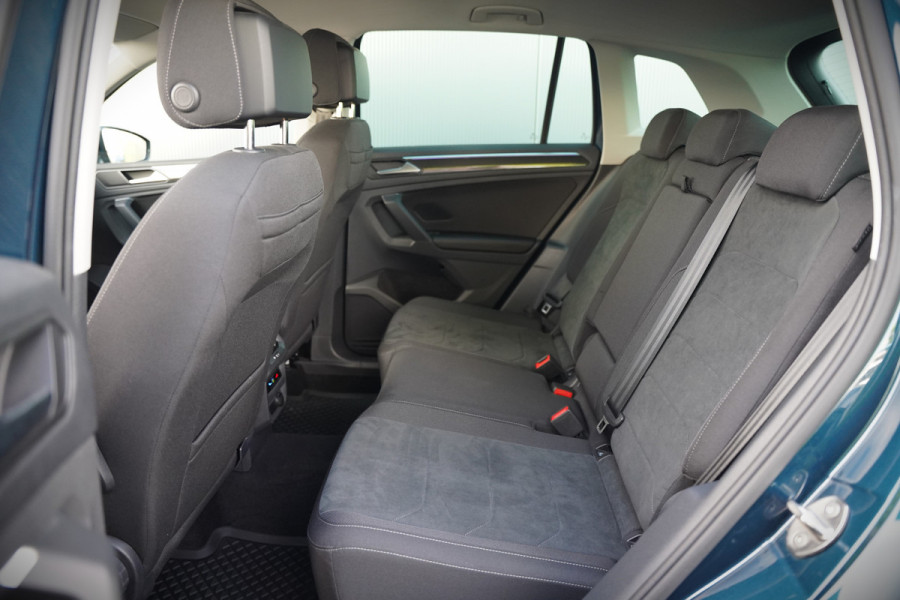 Volkswagen Tiguan 1.4 TSI eHybrid Elegance Business | Stoelverwarming | Stuurverwarming | iQ Light | Adaptive Cruise Control | Trekhaak | Apple Carplay | Navigatie | Camera | SOH 84%