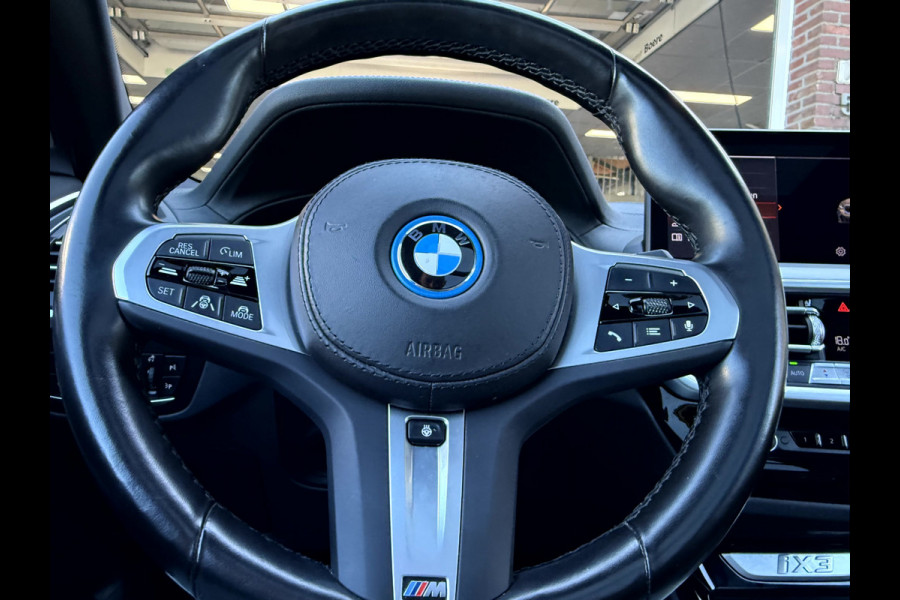 BMW iX3 High Executive M-Sport 80 kWh SOH 92.9%, Vol Opties!