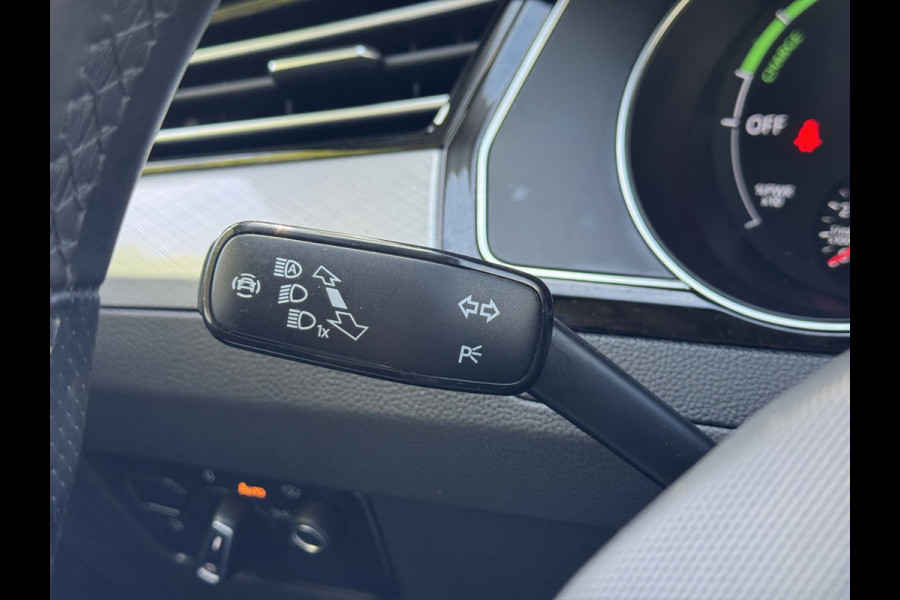 Volkswagen Passat Variant 1.4 TSI PHEV GTE Business | Navi, Carplay/Android, Camera, ACC, Pano, Stoelverw. | Dealeroh. |